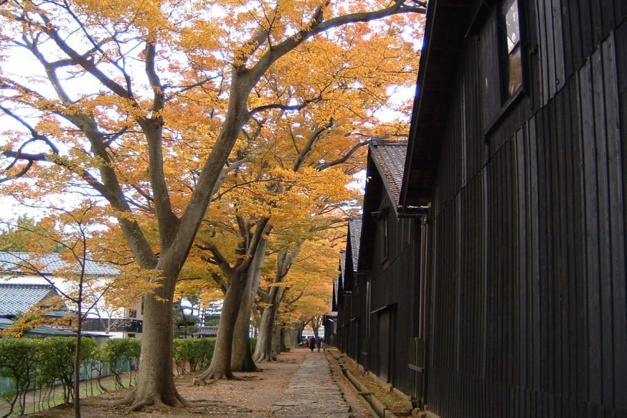 山居倉庫｜観光スポット｜酒田さんぽ - 山形県酒田市の観光・旅行情報