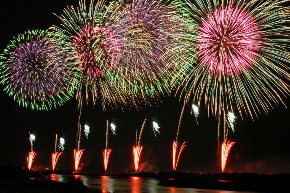 酒田の花火 全国二尺玉花火競技大会｜イベント｜酒田さんぽ - 山形県