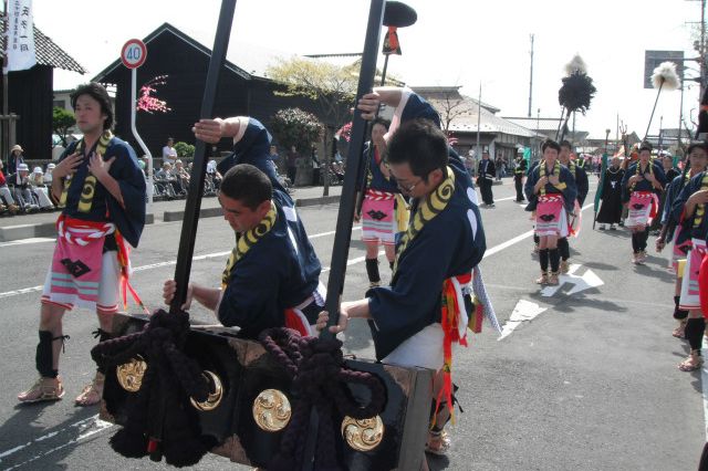 八幡神社奴振り