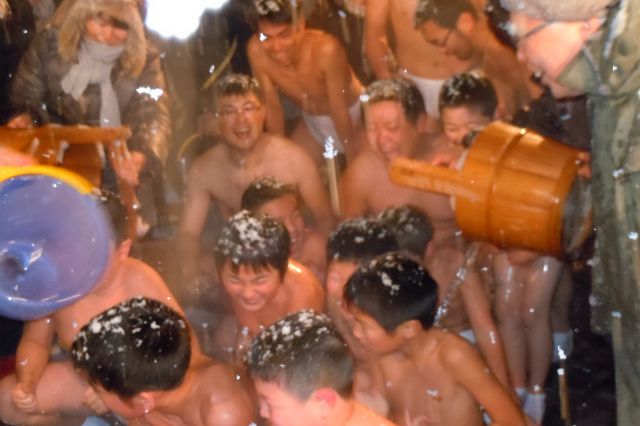 飛鳥神社裸参り イベント 酒田さんぽ 山形県酒田市の観光 旅行情報