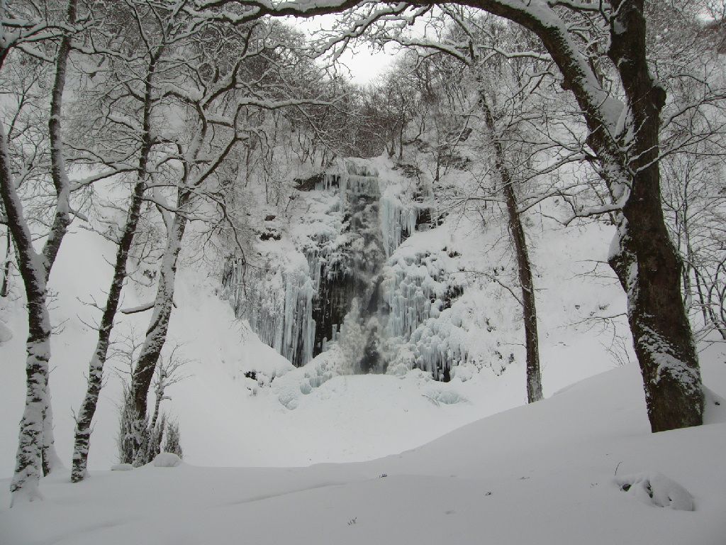 冬　玉簾の滝